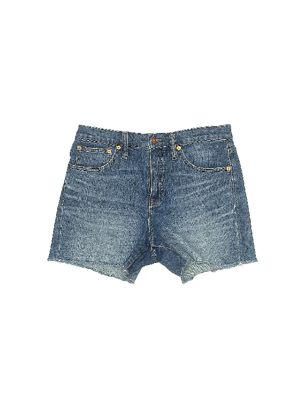 Low-Rise Denim Shorts in Medium Wash