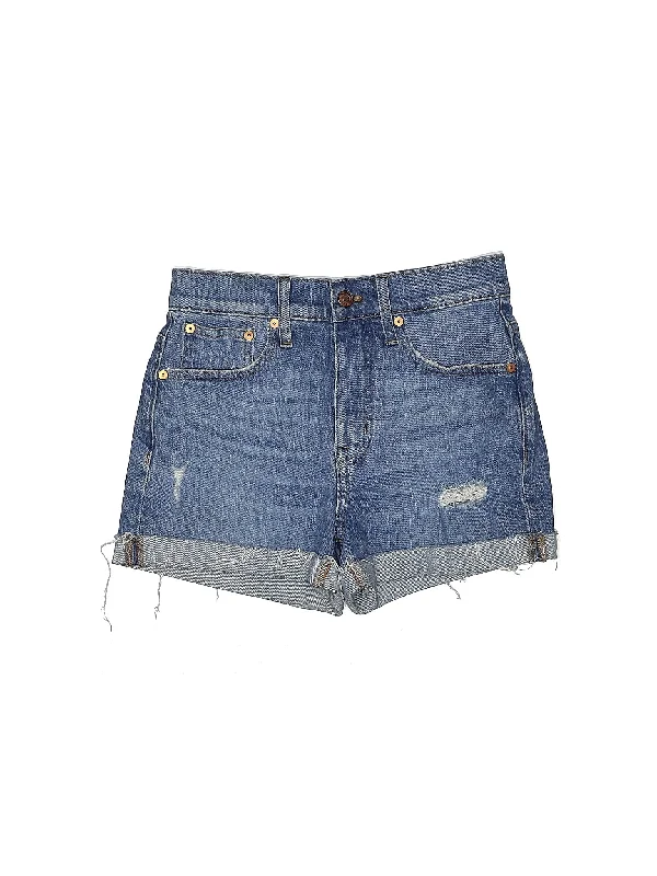 Low-Rise Denim Shorts in Medium Wash